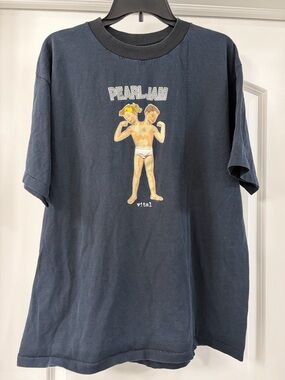 Pearl Jam RARE Vintage Vitology Made in USA  90’s Twins Black T shirt. Size XL